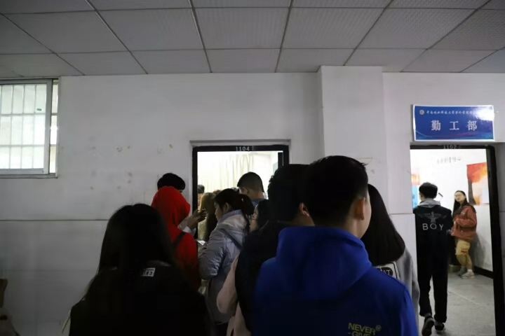 美化校园|我院团委学生会组织“清除小广告,文明我先行”活动顺利展开 美化校园|我院团委学生会组织“清除小广告,文明我先行”活动顺利展开