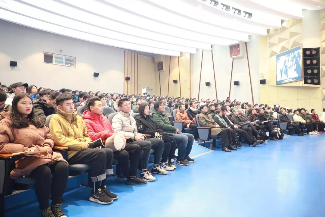 加拿大维多利亚大学教授走进中南林涉外,零距离与师生对话 加拿大维多利亚大学教授走进中南林涉外,零距离与师生对话