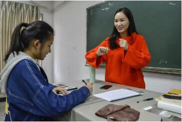 幕后采访 ‖ 携手共造梦 幕后亦英雄 幕后采访 ‖ 携手共造梦 幕后亦英雄