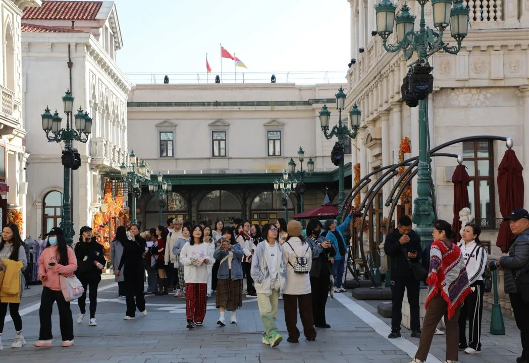 国际教育学院学子华谊电影小镇研学之旅