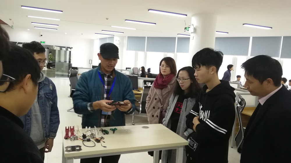 我院师生赴湖南胜翔航空科技有限公司公司参观学习 我院师生赴湖南胜翔航空科技有限公司公司参观学习