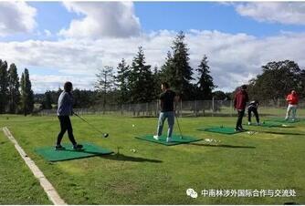 体验加拿大贵族运动，享受周末的乐趣。